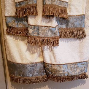 Decorative Towel Set